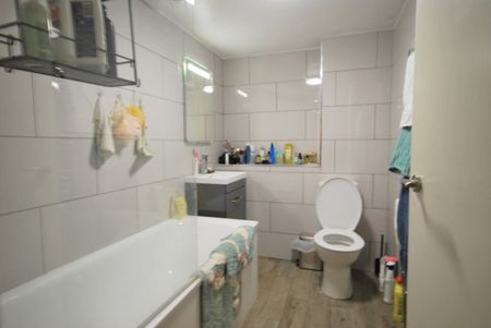 Lordship Lane, London, SE22 - Photo 3