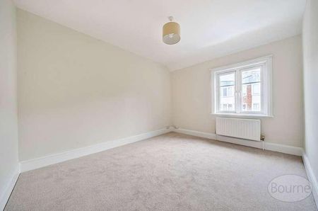 High Street, Petersfield, Hampshire, GU32 - Photo 3