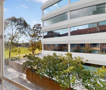 Modern One-Bedroom Apartment in Prime St Kilda Road Location - Photo 4