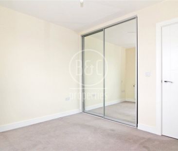 Pegasus Way, Gillingham, Kent, ME7 1GL - Photo 3