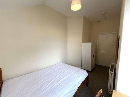 Falmouth, TR11 - Photo 4