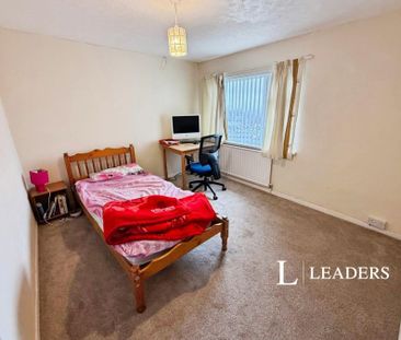 3 bedroom house to rent Tunbridge Drive, Newcastle, Staffordshire, ST5 - Photo 3
