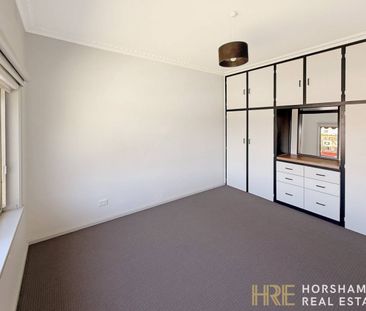 Modern Three-Bedroom Home Close to the CBD - Photo 6