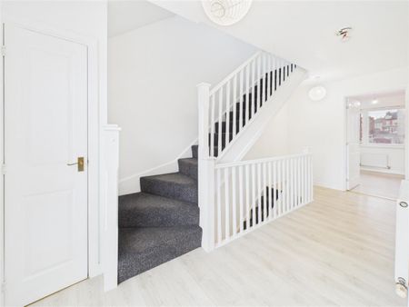 4 bedroom Town house to rent - Photo 3