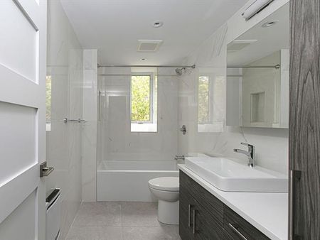 4851 Ch. de la Côte St Luc - Photo 4