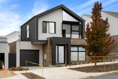 Beautiful Style, Convenience, and Privacy - Photo 2