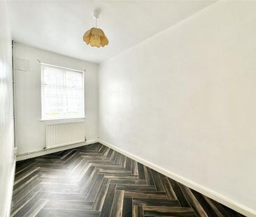 2 bedroom maisonette to rent - Photo 4