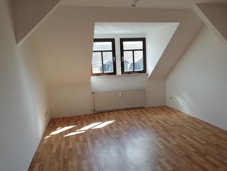 Dachgeschosswohnung im Altbau mit Einbauküche - Foto 2