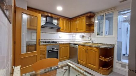 Piso de alquiler en Valencia - Cl Quart, El Carme - Photo 4