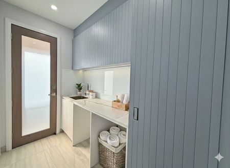 Brand New Luxury 5-Bedroom Double Storey Home! - Photo 2