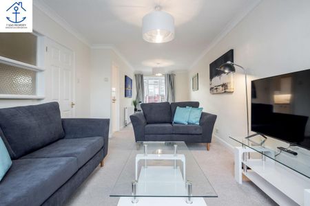 3 bedroom semi-detached house to rent - Photo 3