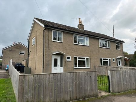 3 bedroom semi-detached house to rent - Photo 5