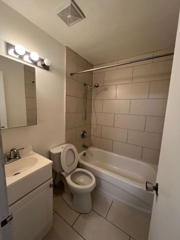 For Lease - 1087 Bloor Street Unit# 201, Toronto, Ontario - Photo 3