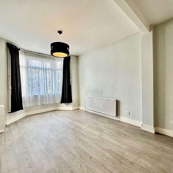 Sheldon Road, Edmonton, London, N18 - Photo 1