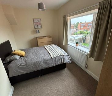 Room 6 58 Shaftsbury Avenue Woodlands Doncaster Dn6 - Photo 4