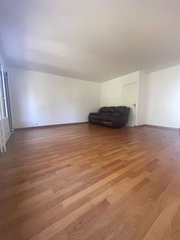 Location Appartement 3 pièces 80m² - Photo 2