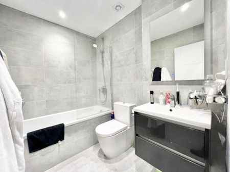 1 Bedroom Flat To Let - Photo 5