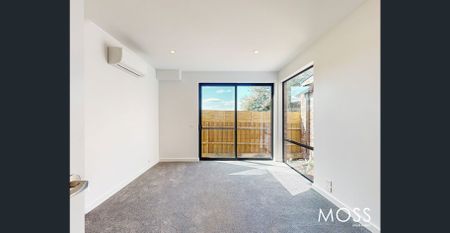 Stylish and Spacious Townhouse in Thornbury - Photo 4
