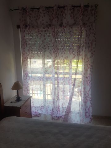 Apartamento T2 Mobilado com Elevador e Varandas - Arrendamento Sazonal (Outubro a Junho) - Photo 3