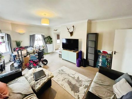 2 bedroom flat to rent - Photo 2