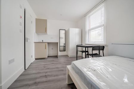 Studio to rent - Photo 2