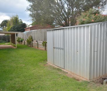 12 Ballin Drive, CENTENARY HEIGHTS - Photo 5