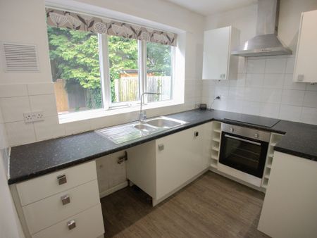 2 bed apartment to rent in Derwent Close, Coventry, CV5 - Photo 2