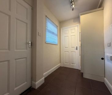 2 bedroom terraced house to rent - Photo 4