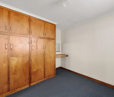 Charming One Bedroom Unit Just Minutes from CBD! - Photo 3