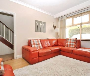Shortwood Avenue, Staines-upon-Thames, Surrey, TW18 4JN - Photo 1