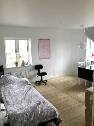 <b>Stor 3-værelses lejlighed i hjertet af Aalborg</b> - Photo 3