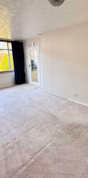 2 bedroom semi-detached bungalow to rent - Photo 1