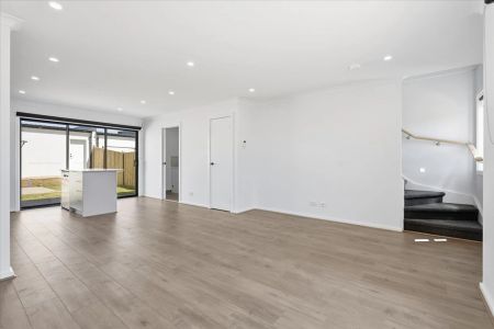 HOME FOR RENT IN BACCHUS MARSH - Photo 3