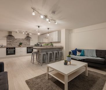 7 Bed Flat, Trafalgar Street, S1 - Photo 1