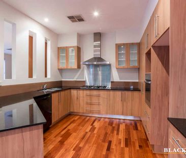 Spacious home in prestigious & peaceful Krantzcke Circuit - Photo 1