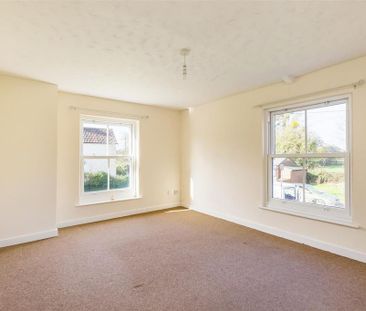 3 bedroom detached house to rent - Photo 4