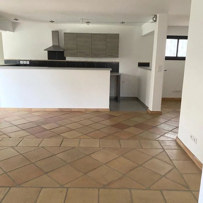 Location Appartement 3 pièces 85m² CANNES 06150 - Photo 1