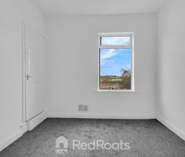 2 bedroom end of terrace house to rent - Photo 5