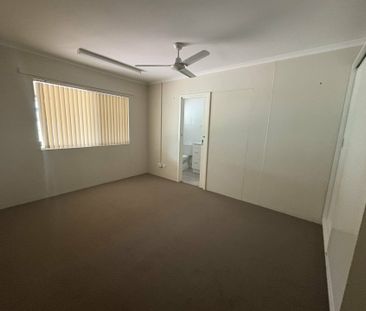 SPACIOUS FOUR BEDROOM, TWO BATHROOM HOUSE WITH 5X CARPORT - Photo 2
