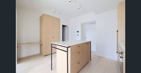 Brand-New Southbank Luxury - Photo 2