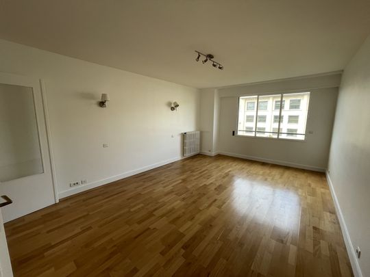 Location Appartement 2 pièces 67m² PARIS 7ème - Photo 1