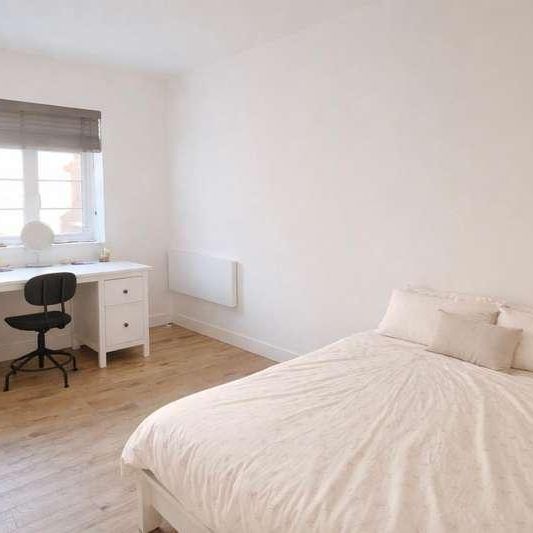 West Kensington Court, Edith Villas, London, W14 - Photo 1