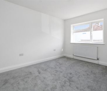 3 bedroom end of terrace house to rent - Photo 6