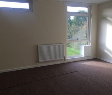 2 bedroom maisonette to rent - Photo 5