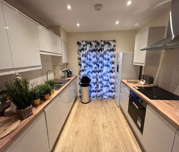 4 Bed Terraced House, Roman Road, BS5 - Photo 5