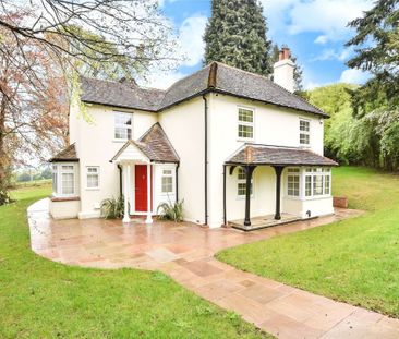 An immaculately presented family home set in historic Seal village. - Photo 6