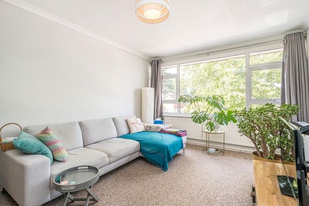 2 bedroom maisonette to rent - Photo 1