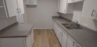 1 Bed 1 Bath Available In Beautiful - Photo 2