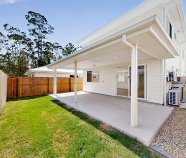 🌟 Brand-new 4-bedroom 2-level home with balcony & family room in La... - Photo 3