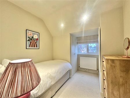 4 bedroom detached house to rent - Photo 4